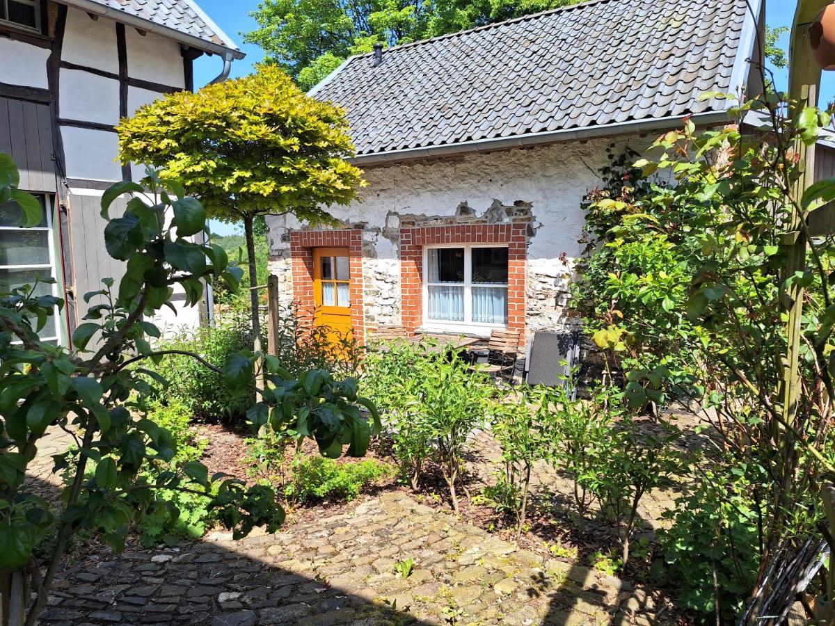 Ferienhaus Altes Backhaus Roetgen Eksteriør bilde